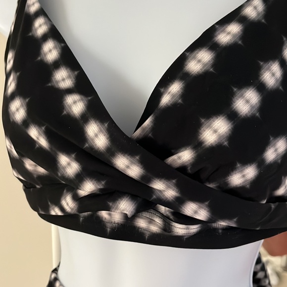 Sea Level Australia swimsuit - Picture 5 of 15